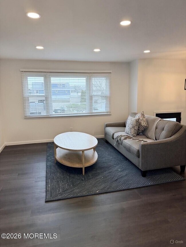 Foto del edificio - 2133 Bridge Ave