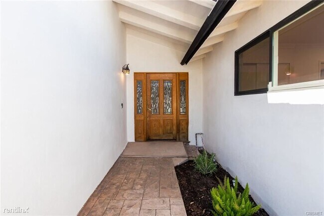 Foto del edificio - 4 br, 2 bath House - 16500 Simonds St