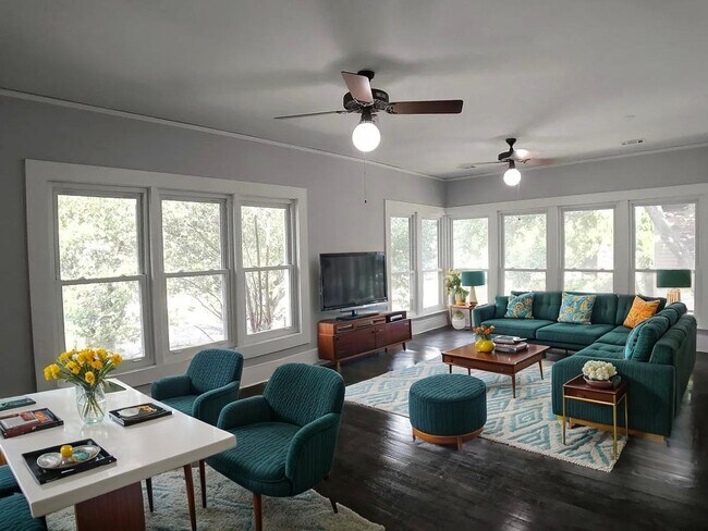 Foto del edificio - 4223 Bowser Ave