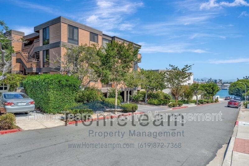 Primary Photo - 2940 Lawrence St