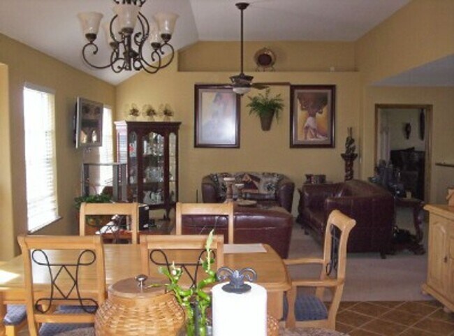 Foto del edificio - 2301 Magnolia Dr