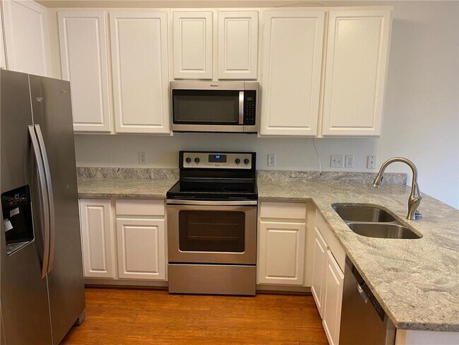 Building Photo - 5025 Garland Ln