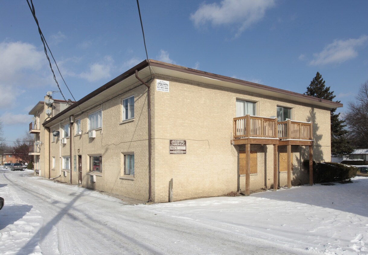 Foto del edificio - 1120 N Wheeling Rd