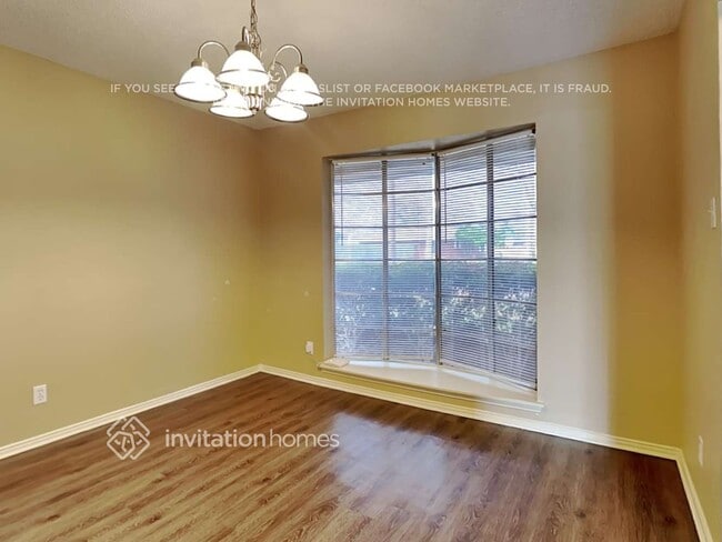 Building Photo - 150 Valleyglen Dr