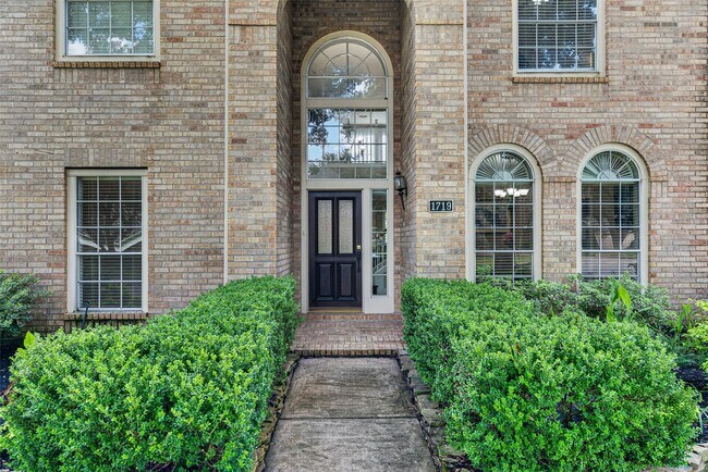 Foto del edificio - 1719 Cantigny Ln
