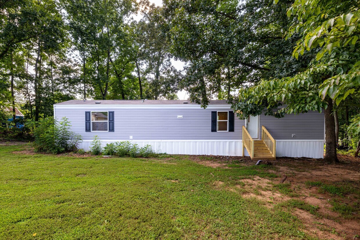 Primary Photo - 138 Poe Dr