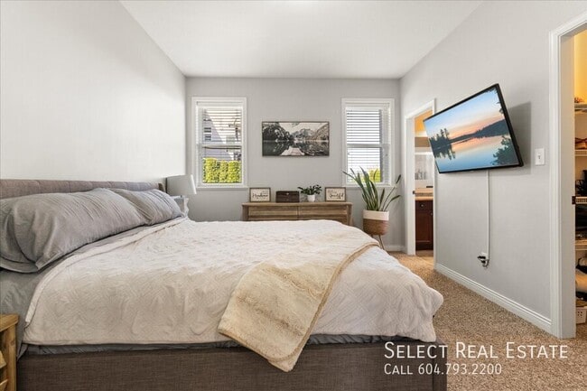 Building Photo - 46702 Hudson Rd