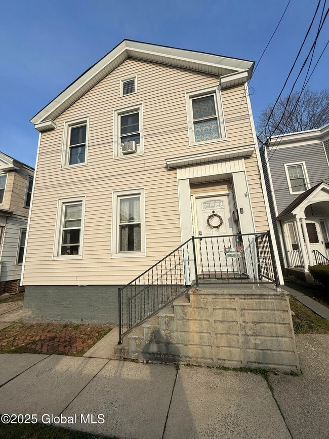 Building Photo - 93 Hudson Ave