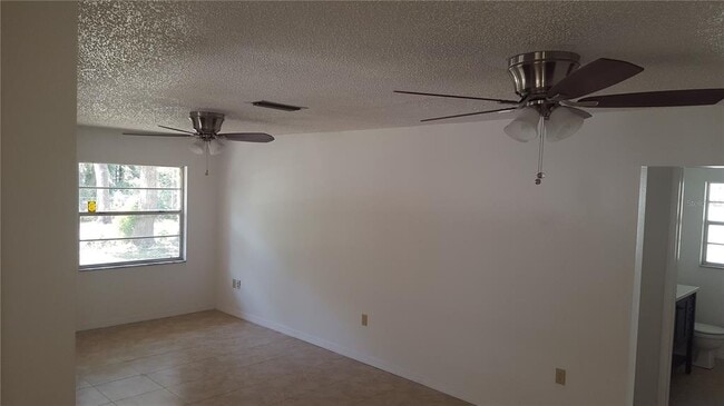 Foto del edificio - 7111 N 9th St