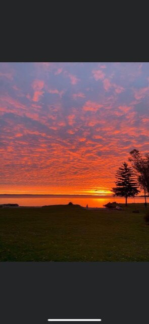 AMANECER EN EL LAGO - 4340 US-45