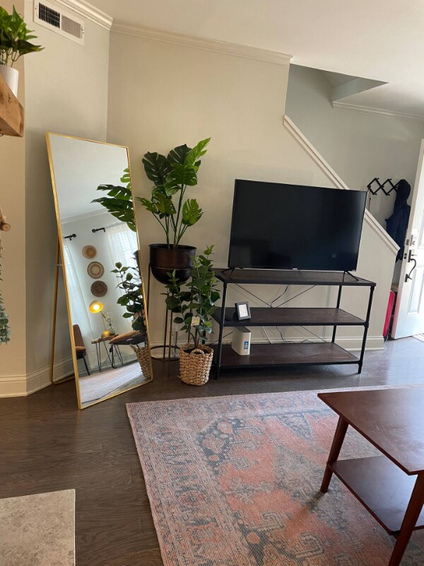 Foto del edificio - 2817 Hazelwood Dr