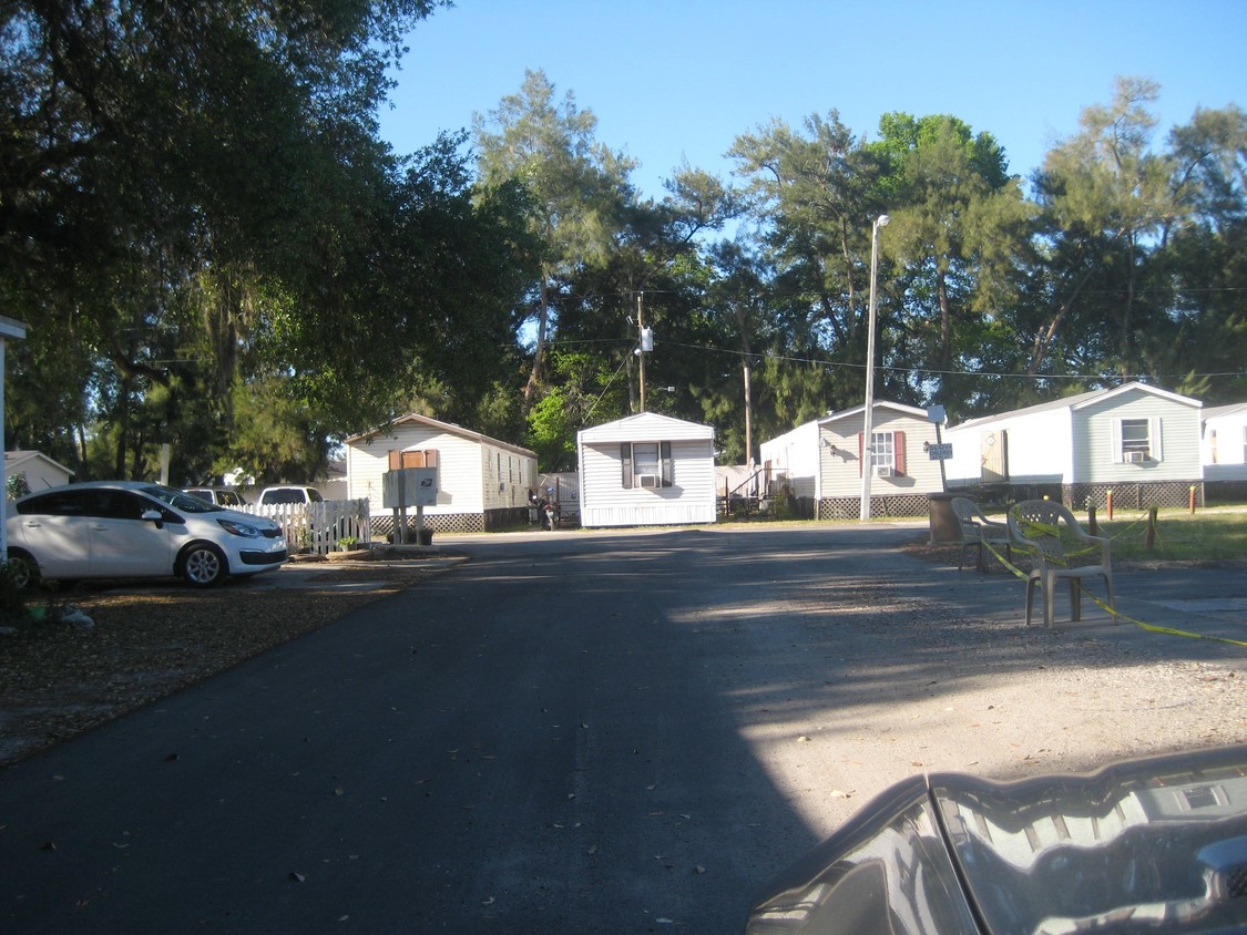 Foto principal - North Tampa Mobile Home Park