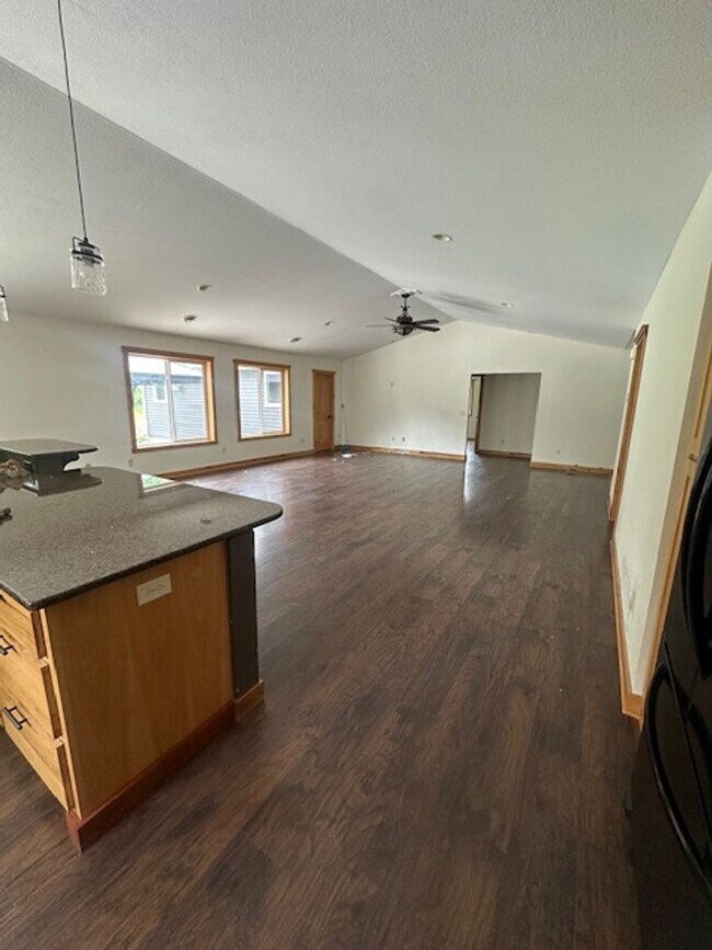 Foto del edificio - 4 Bed, 2 bath Single Family Home - Pillager
