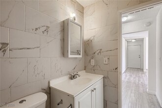 Building Photo - 716 Pensacola Ln