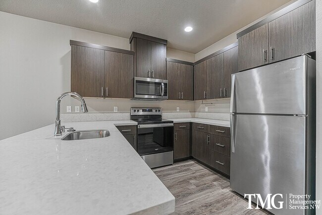 Photo - 2 Bedroom 2 Bathroom Duplex in a New Great Washougal Location! House