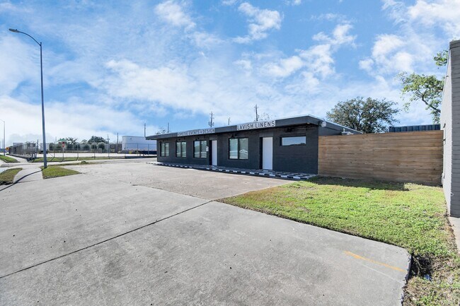 Foto del edificio - 11605 W Hardy Rd