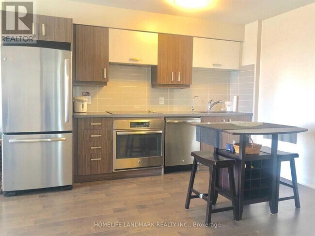 Photo du bâtiment - 18-2118 Uptown Dr