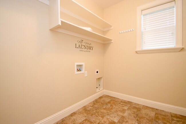 Building Photo - 5547 Cory Ln