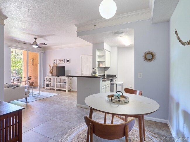 Foto del edificio - 1108 Myrtlewood Cir E