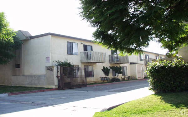 Foto principal - 21931 Claretta Ave
