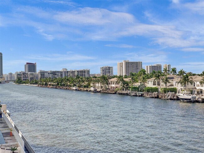 Building Photo - 1400 S Ocean Dr