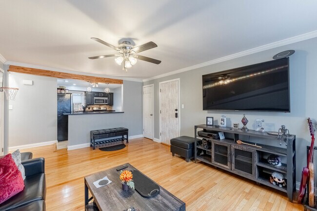 Foto del edificio - 4149 N Tripp Ave