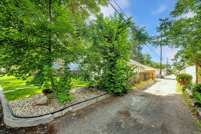 Foto del edificio - Adorable Guest Cottage in the North End!