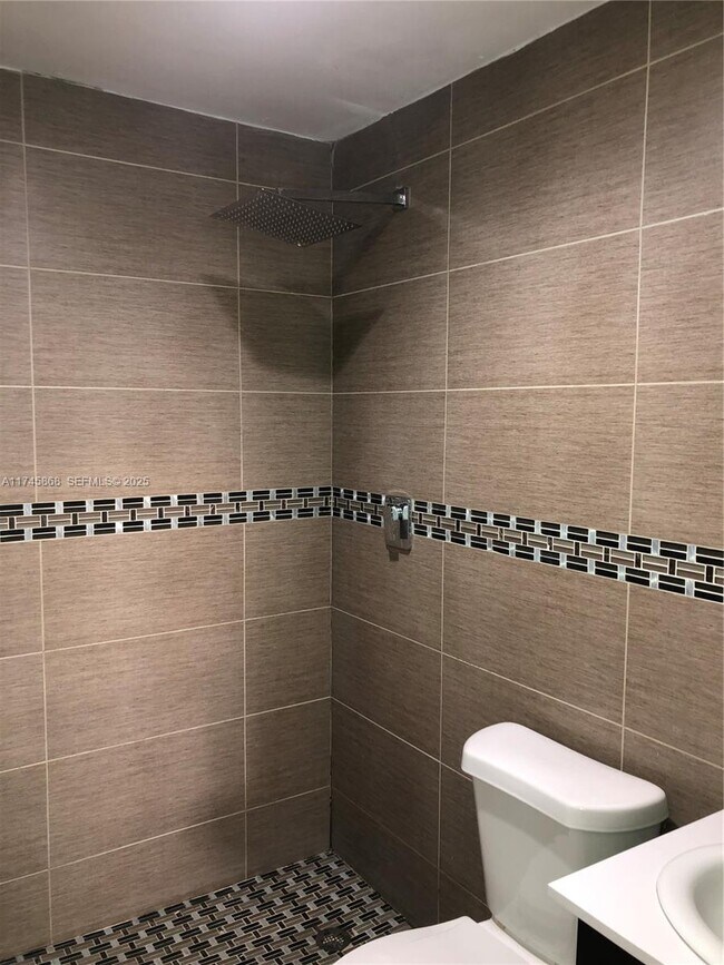 Foto del edificio - 27XX Collins Ave