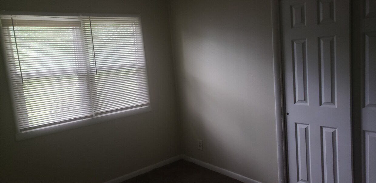 Dormitorio #1 - 4715 E 18th St