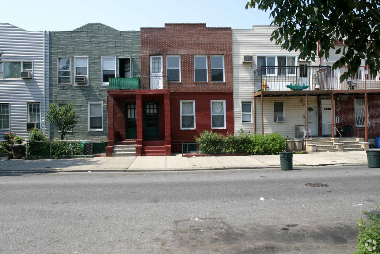 Primary Photo - 1438 42nd St