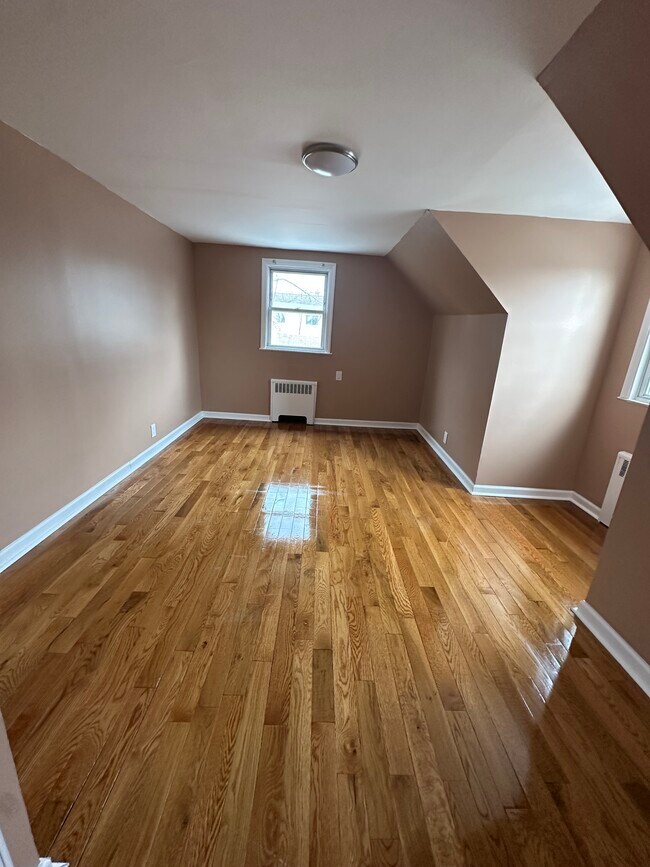 Building Photo - 40 Carnegie Ave