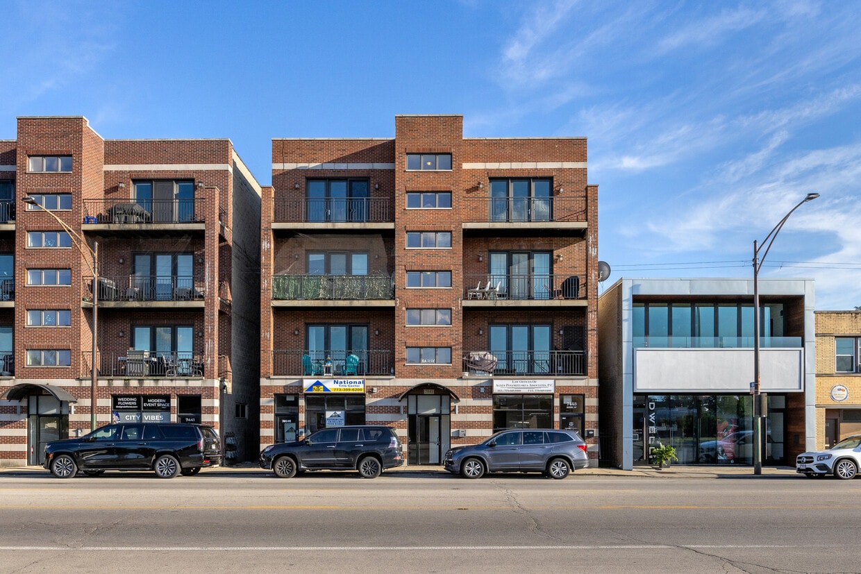Primary Photo - 7443 W Irving Park Rd