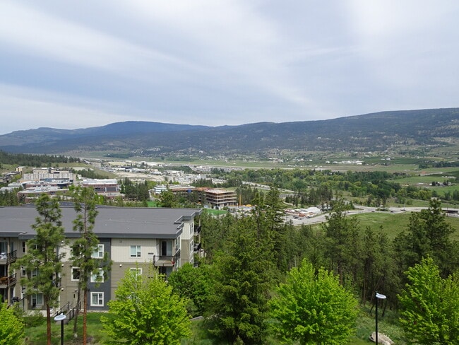 Building Photo - 883 Academy Way