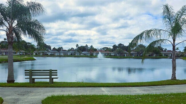 Foto del edificio - 4358 Tahitian Gardens Cir