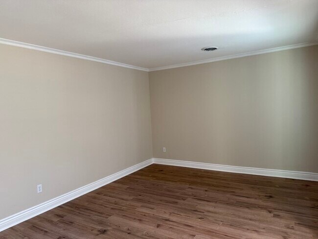 Foto del edificio - Updated 4 Bedroom 2 Bath in Parkway West Schools