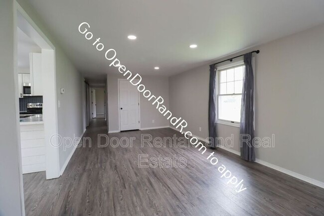 Building Photo - 219 Maple Knoll Dr