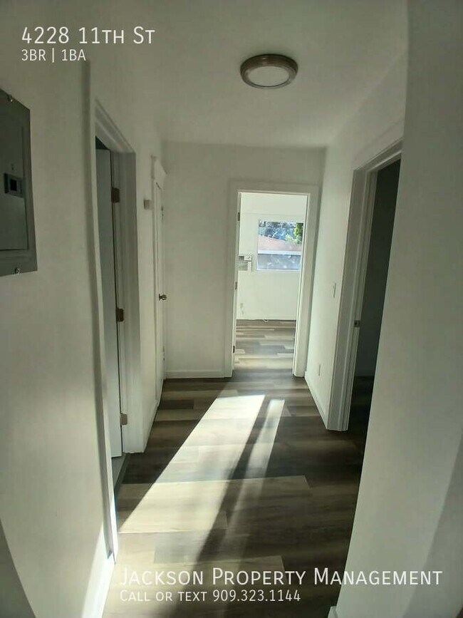 Foto del edificio - 4228 11th St