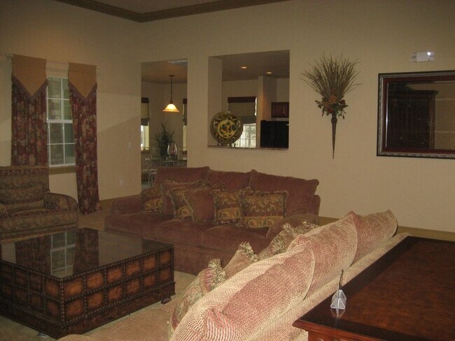 Foto del edificio - 1527 W Sunshine Dr