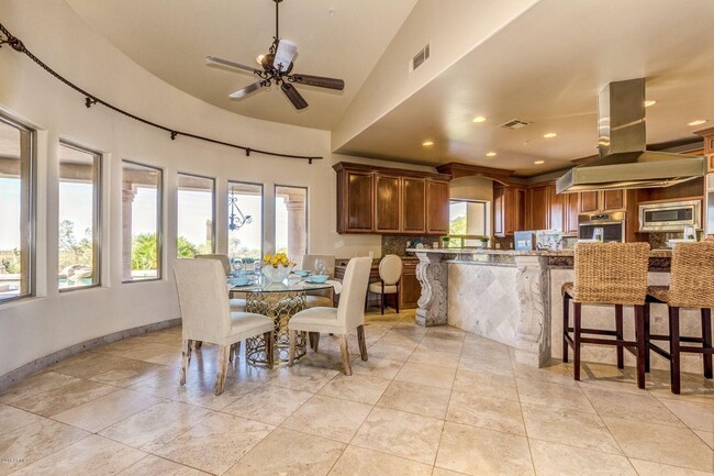 Foto del edificio - 9701 E Happy Valley Rd