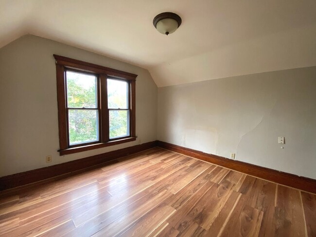 Foto del edificio - 617 Forest St