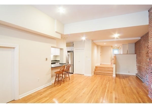 Building Photo - 293 Beacon St