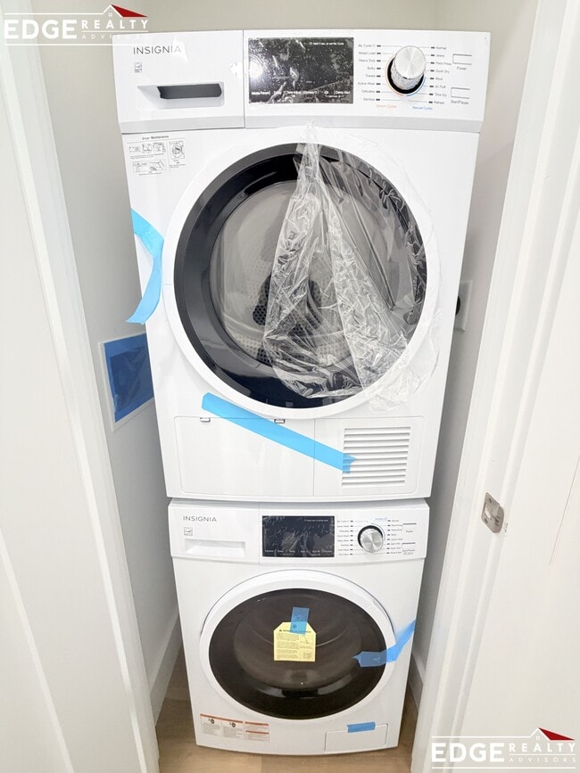 Building Photo - 157 Murdock St