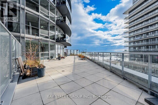Photo du bâtiment - 80-580 Marine Parade Dr