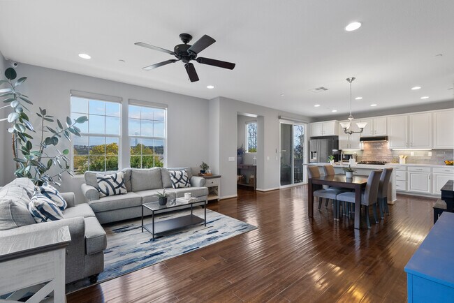 Building Photo - 28285 N Via Sonata Dr