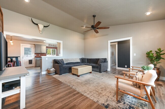 Living Room - 3530 W Town Creek Dr