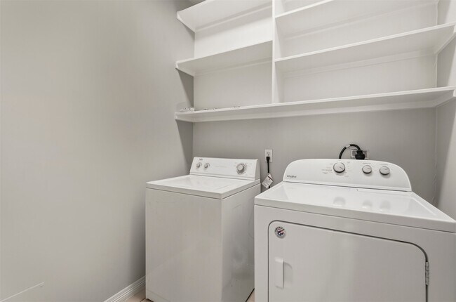 Foto del edificio - 822 Stuart St