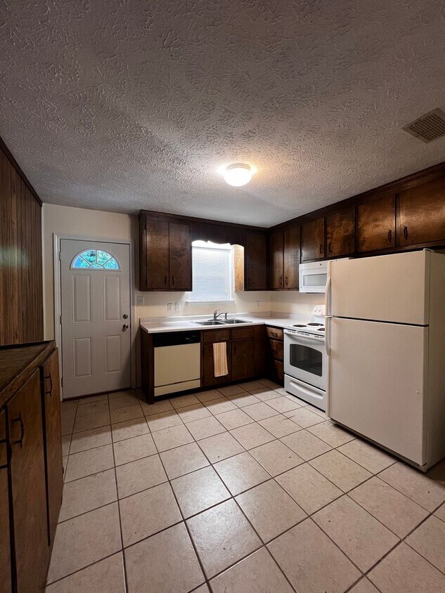 Building Photo - 115 Boulder Trail