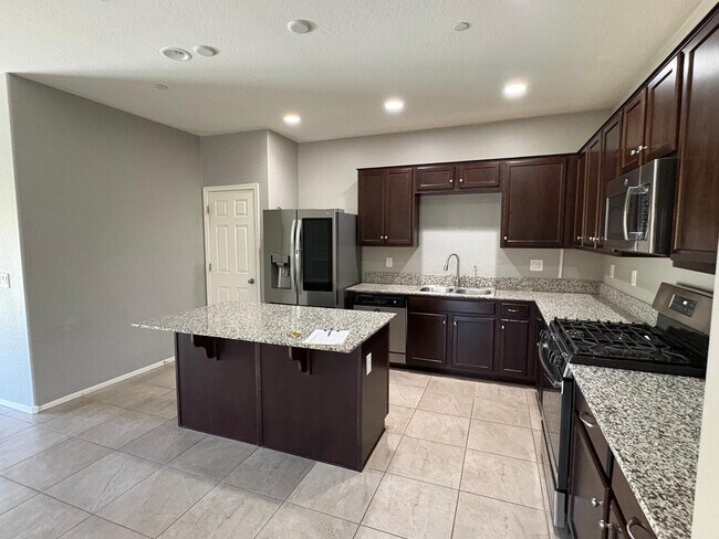 Foto del edificio - 21248 W Palm Ln