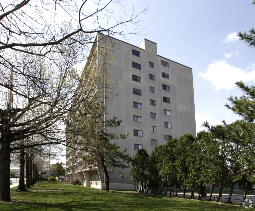 Building Photo - Grandville Towers