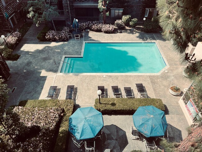 Foto del edificio - Mission Valley Large Two Bedroom Two Bathroom Condo for Rent